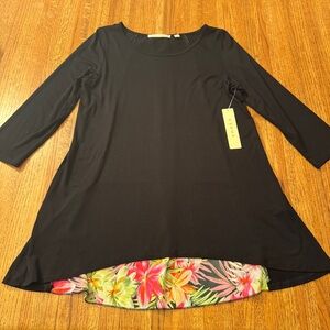 NWT CYRUS Black And Floral Mixed Media Top Size SMALL
